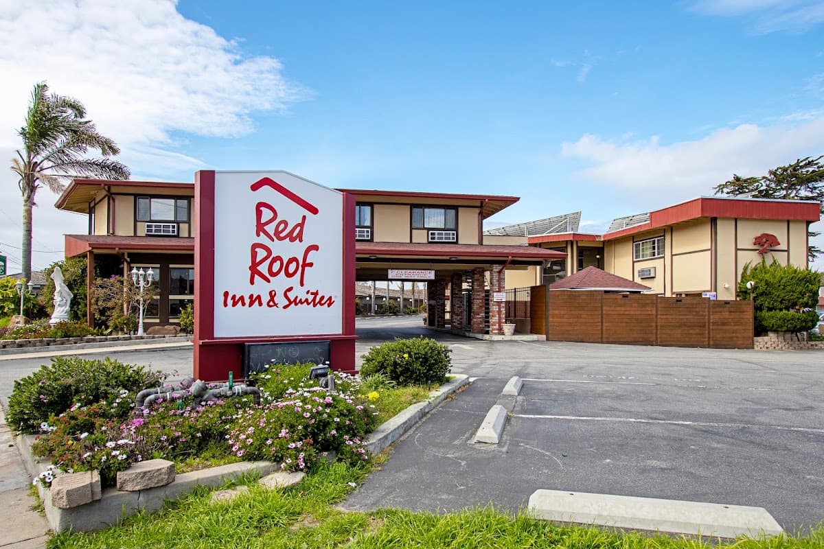 Red Roof Inn & Suites Monterey, Hotel in Seaside