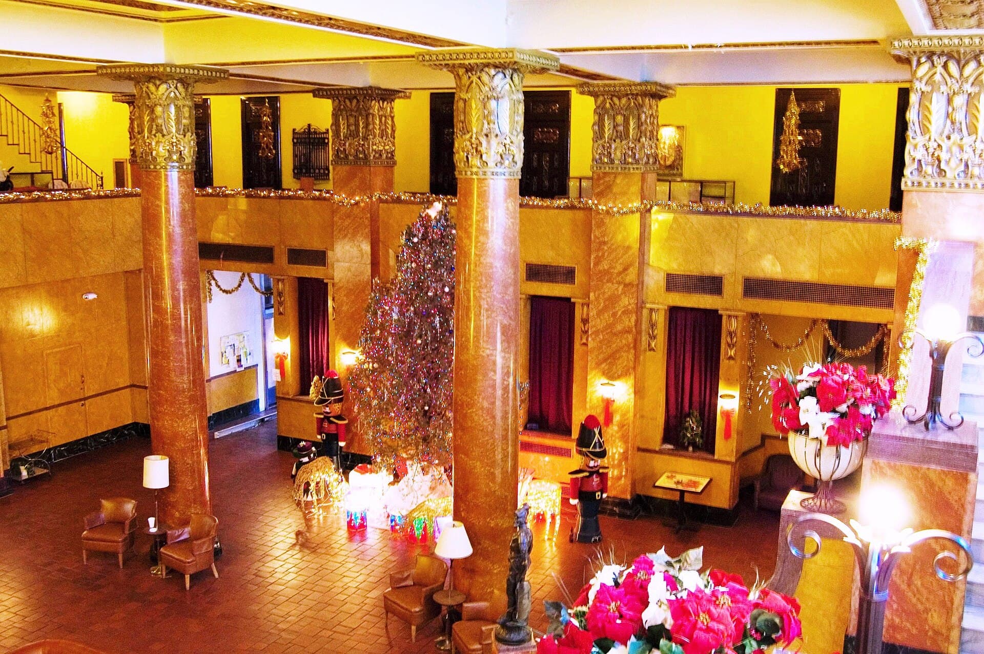 The Gadsden Hotel (via Wikimedia Commons, CC BY 2.0)