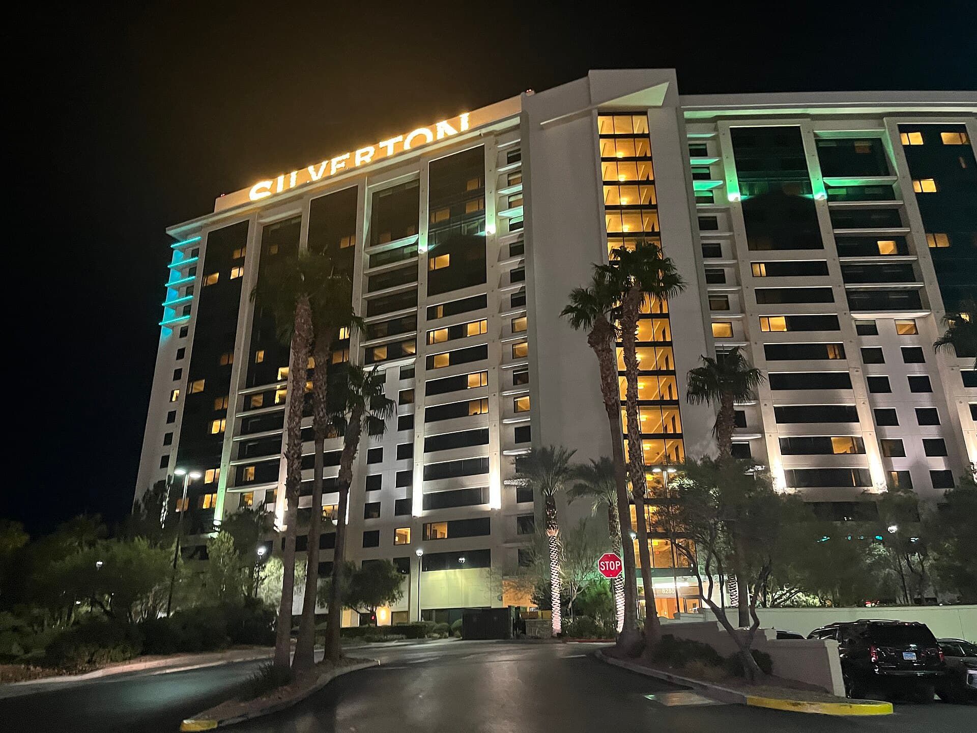 Silverton Casino Hotel (via Wikimedia Commons, CC BY-SA 3.0)