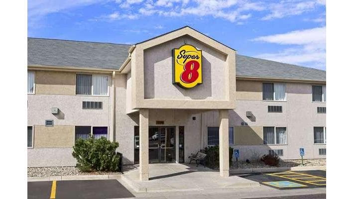 Super 8 by Wyndham Colorado Springs Airport, Motel in Stratmoor