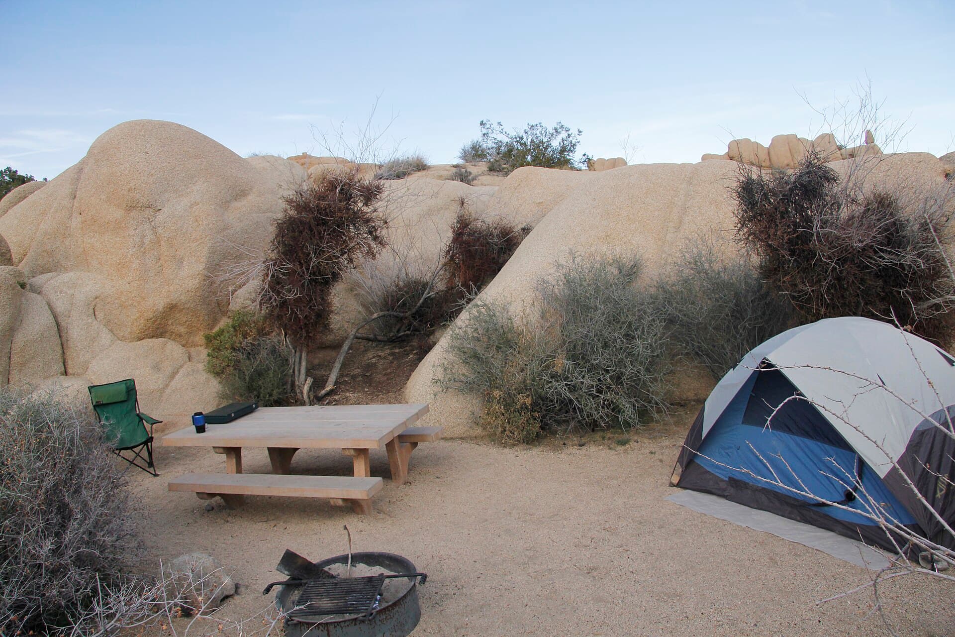 Jumbo Rocks Campground (via Wikimedia Commons, Public domain)