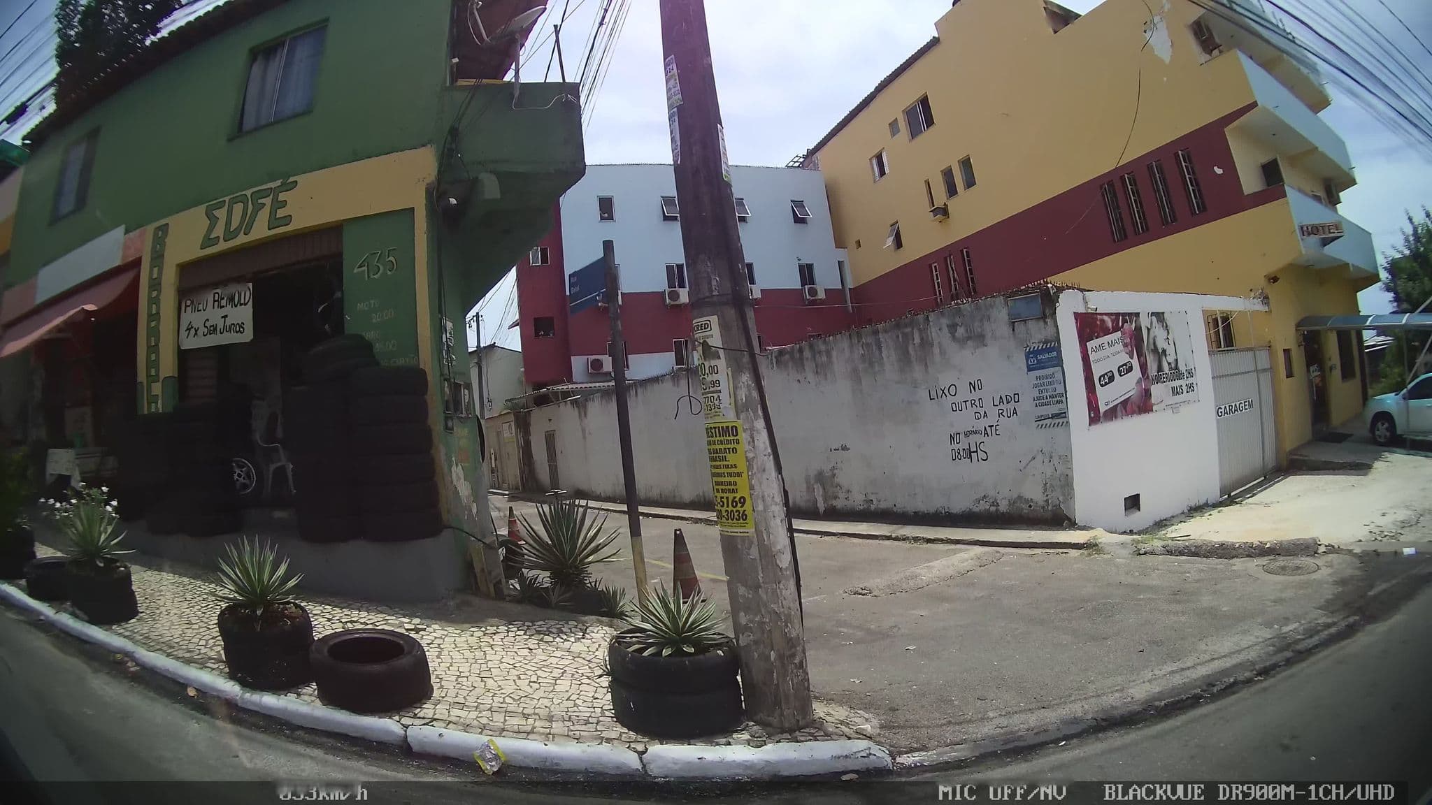 Street view near Apartamentos -Itapuã Residence, Lauro de Freitas — © kaart_2 (CC BY-SA · Mapillary)