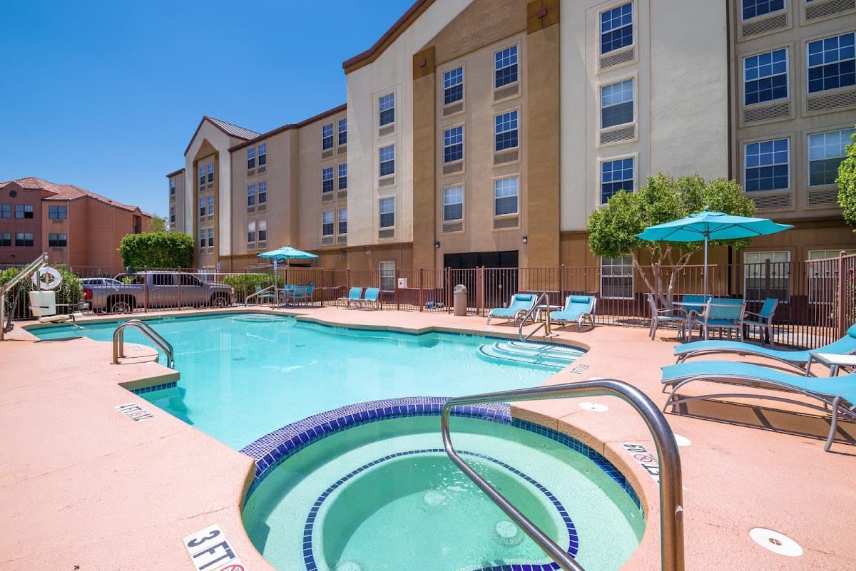 Holiday Inn Express & Suites Phoenix Airport, Hotel in Central City