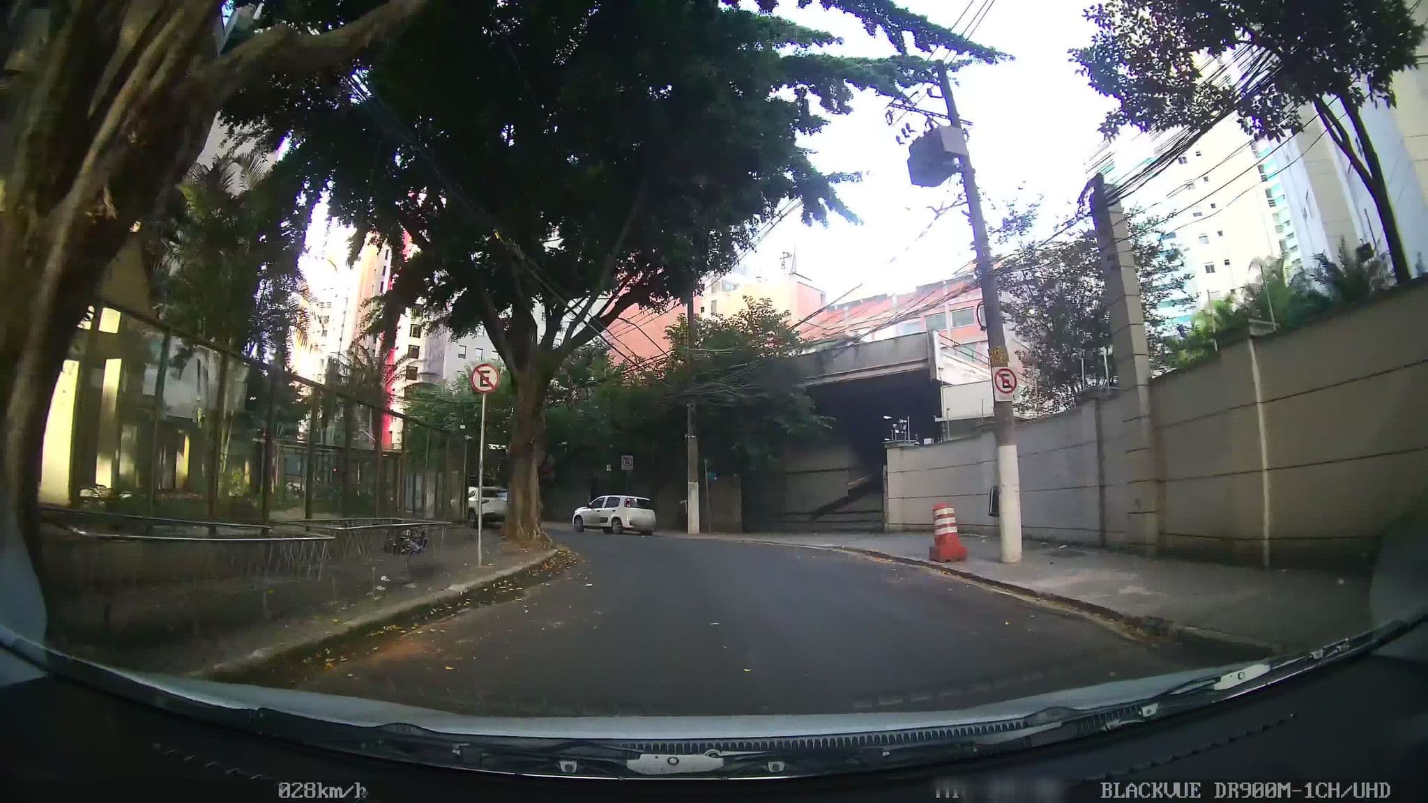 Street view near Condomínio Edge, Itaim Bibi — © kaart_2 (CC BY-SA · Mapillary)