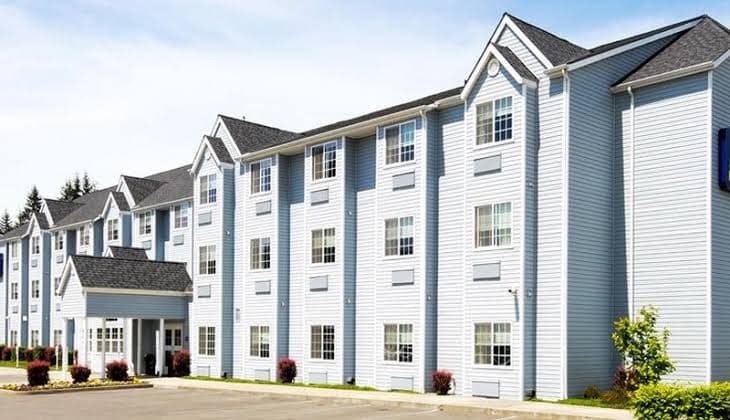 Stay Beyond Inn & Suites, Motel in Elma