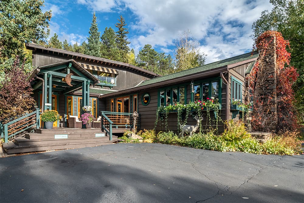 Highland Haven Creekside Inn, Hotel in Evergreen