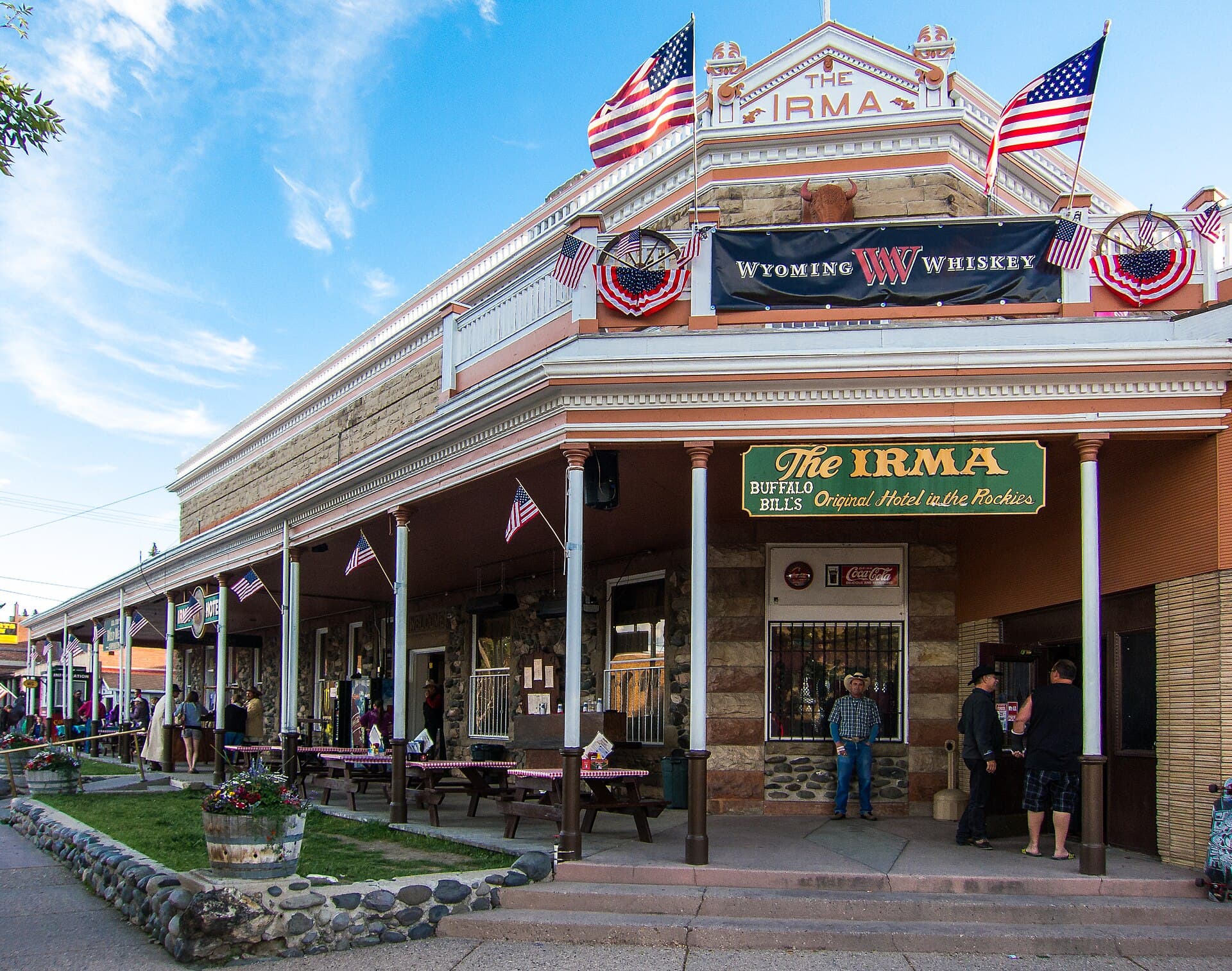 The Irma Hotel (via Wikimedia Commons, CC BY-SA 3.0)