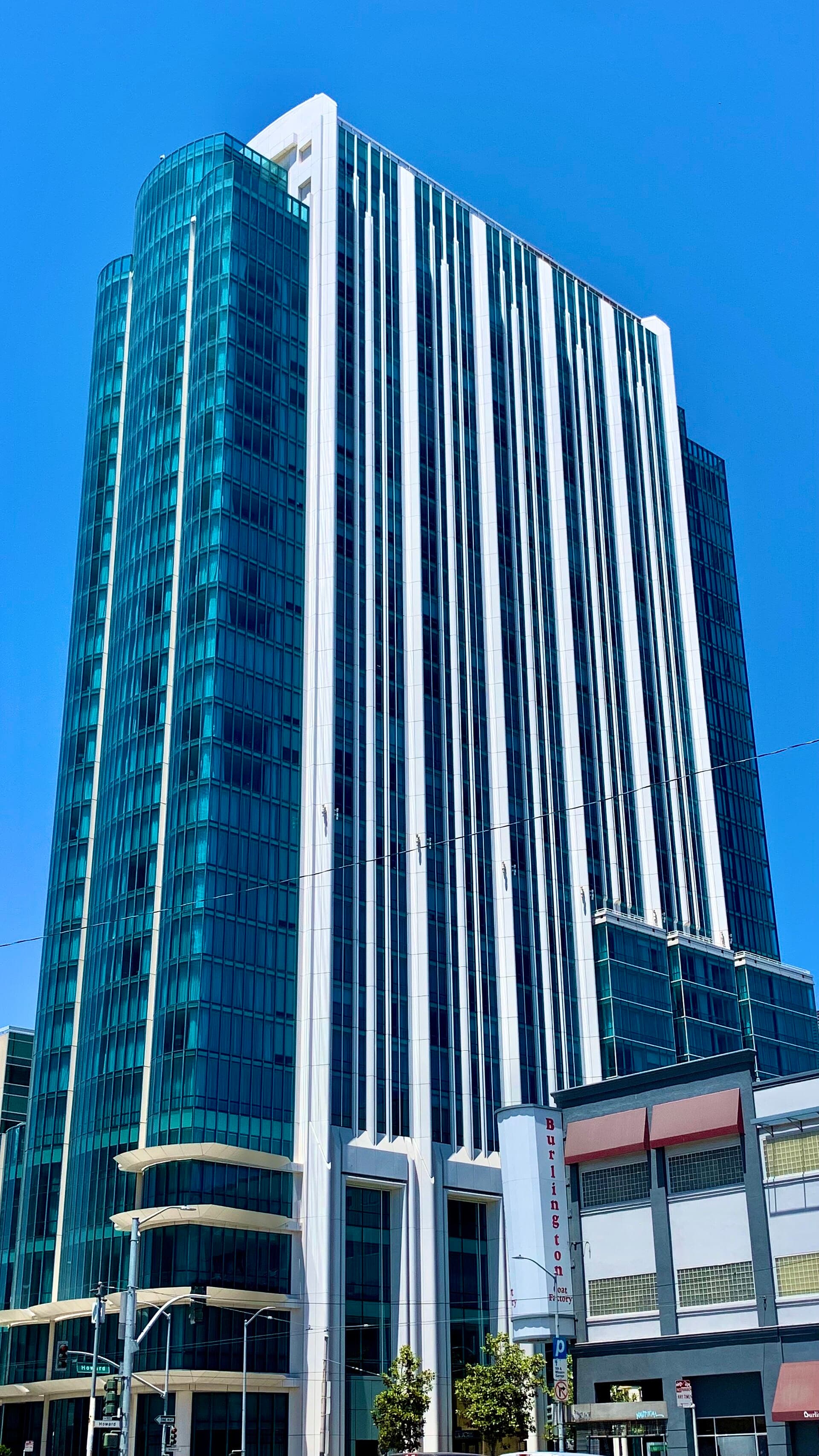 Intercontinental San Francisco (via Wikimedia Commons, CC BY-SA 4.0)
