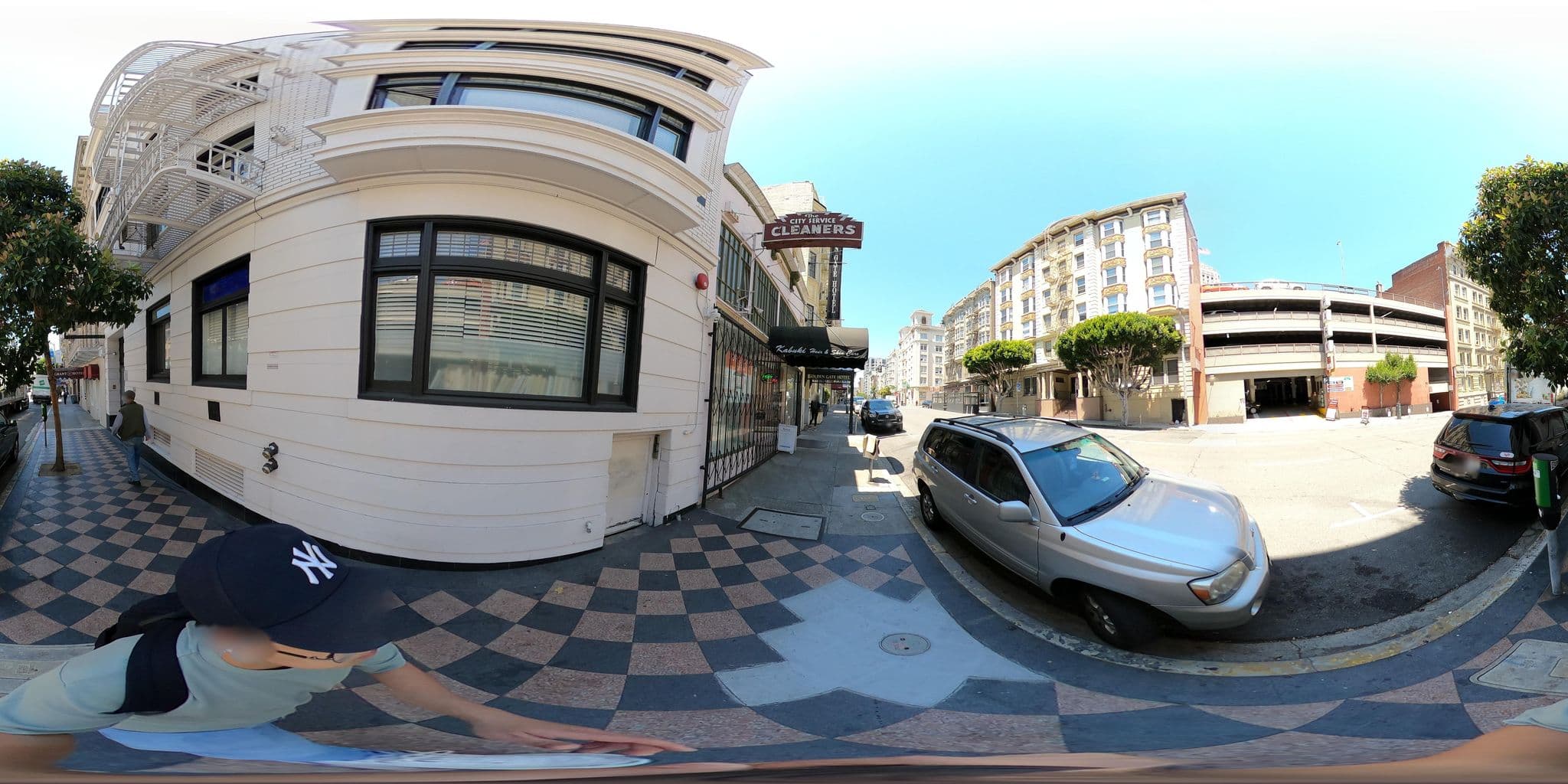 Street view near Golden Gate Hotel, Chinatown