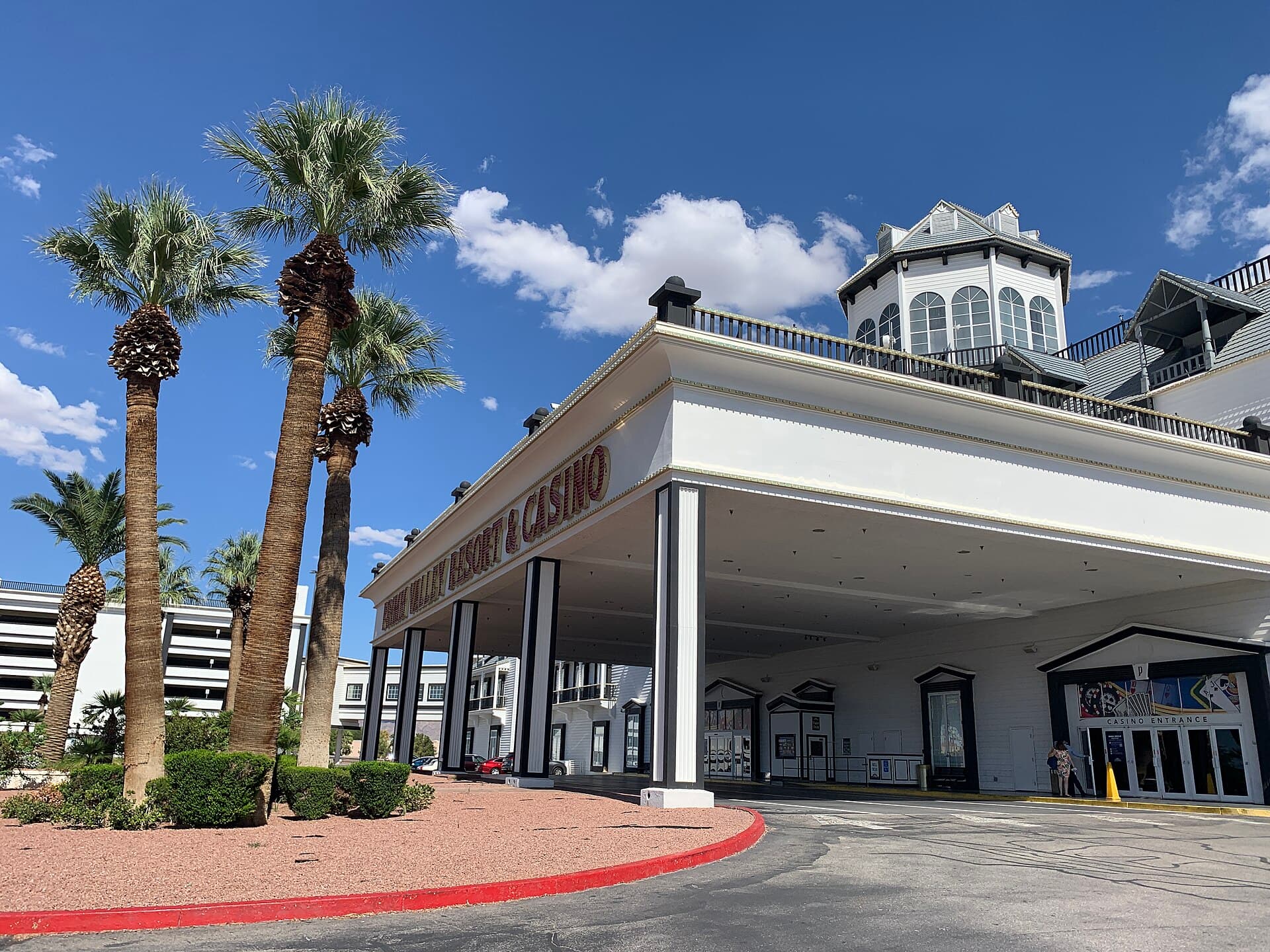 Primm Valley Resort & Casino (via Wikimedia Commons, CC BY-SA 4.0)