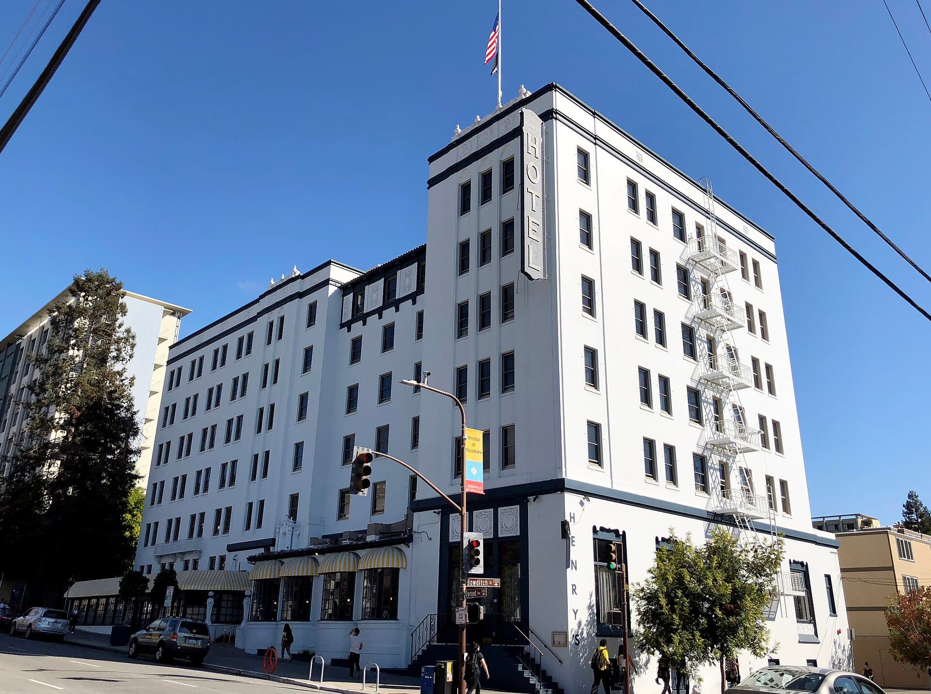 Graduate by Hilton Berkeley (via Wikimedia Commons, CC BY-SA 4.0)