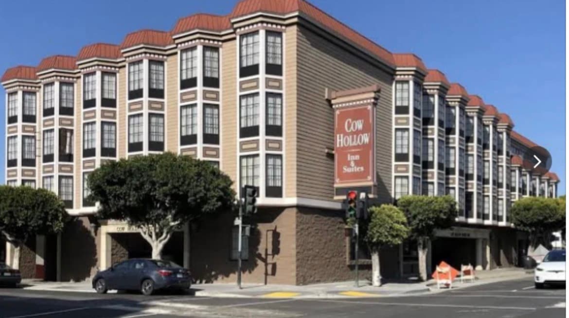 Cow Hollow Motor Inn and Suites, Motel in Chinatown
