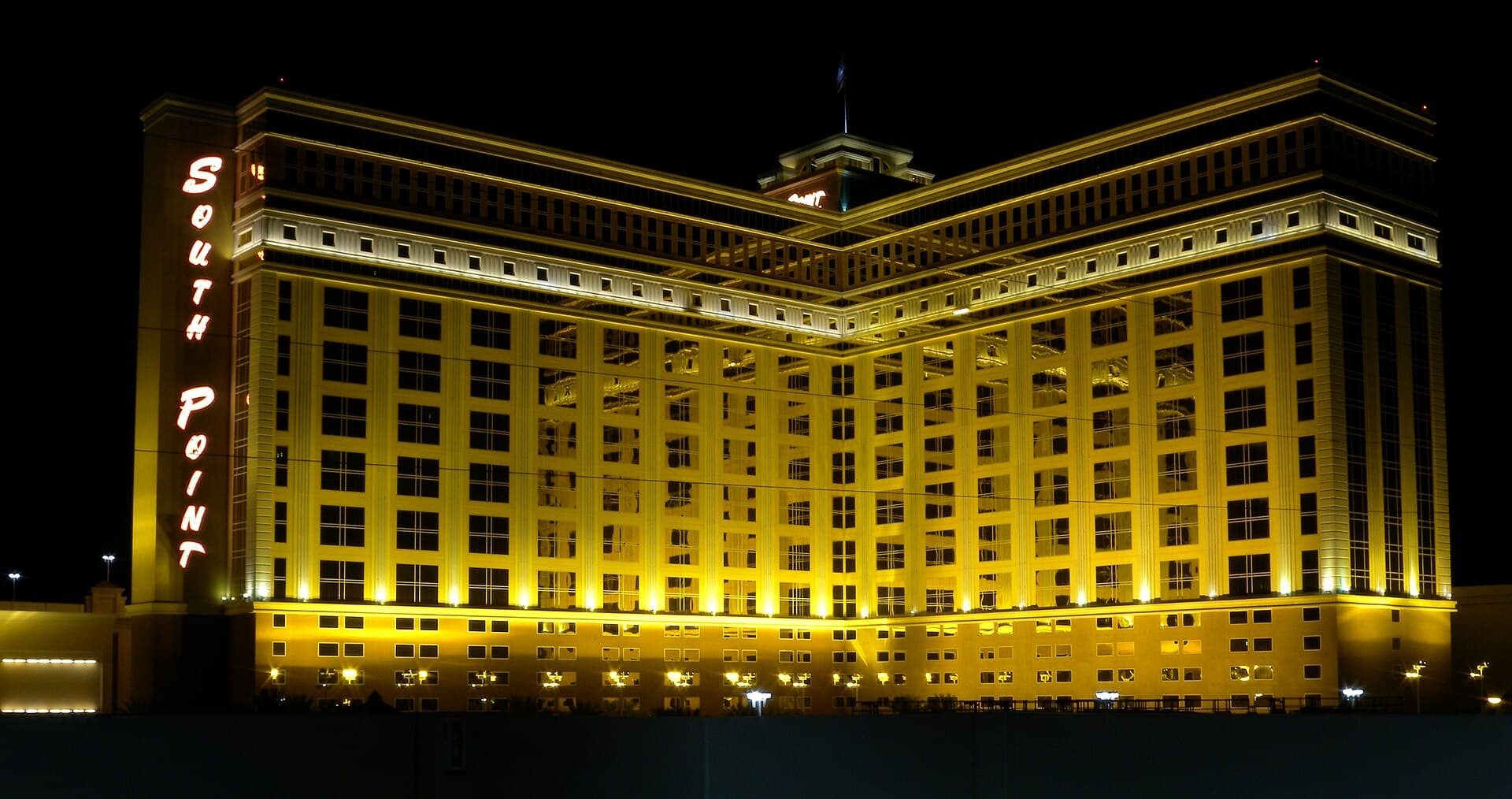 South Point Hotel, Casino & Spa (via Wikimedia Commons, CC BY-SA 3.0)
