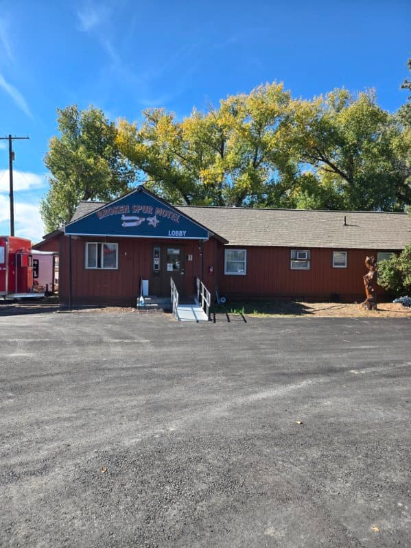 The Broken Spur Motel, Motel in Three Forks