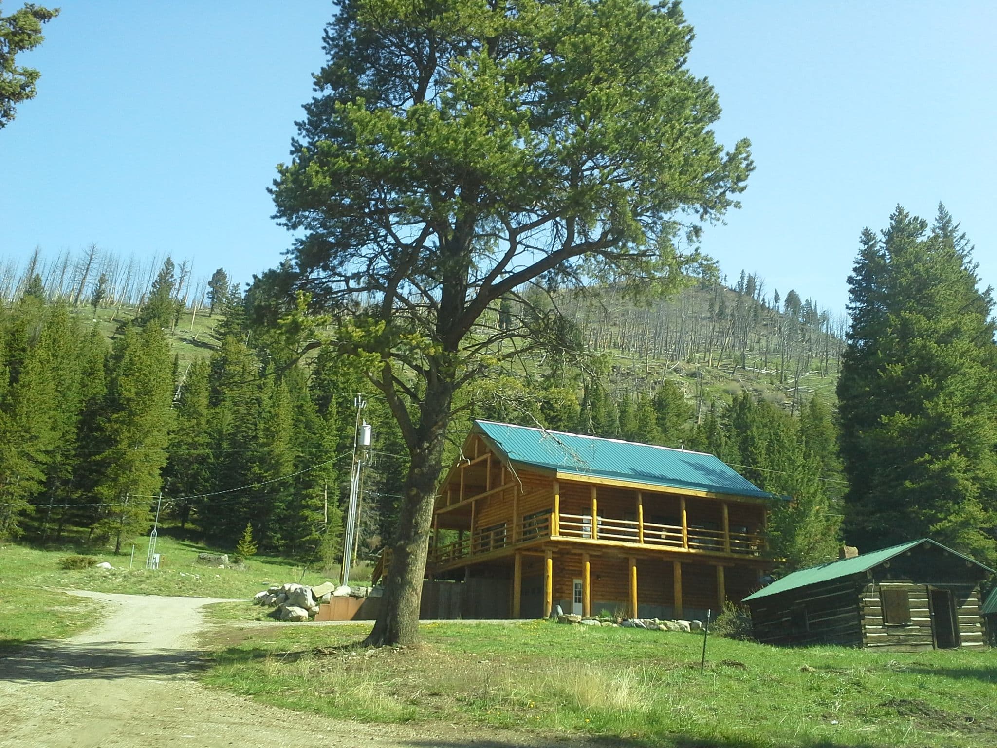Street view near Luxury Mountain Retreat, Red Lodge — © drkludge (CC BY-SA · Mapillary)