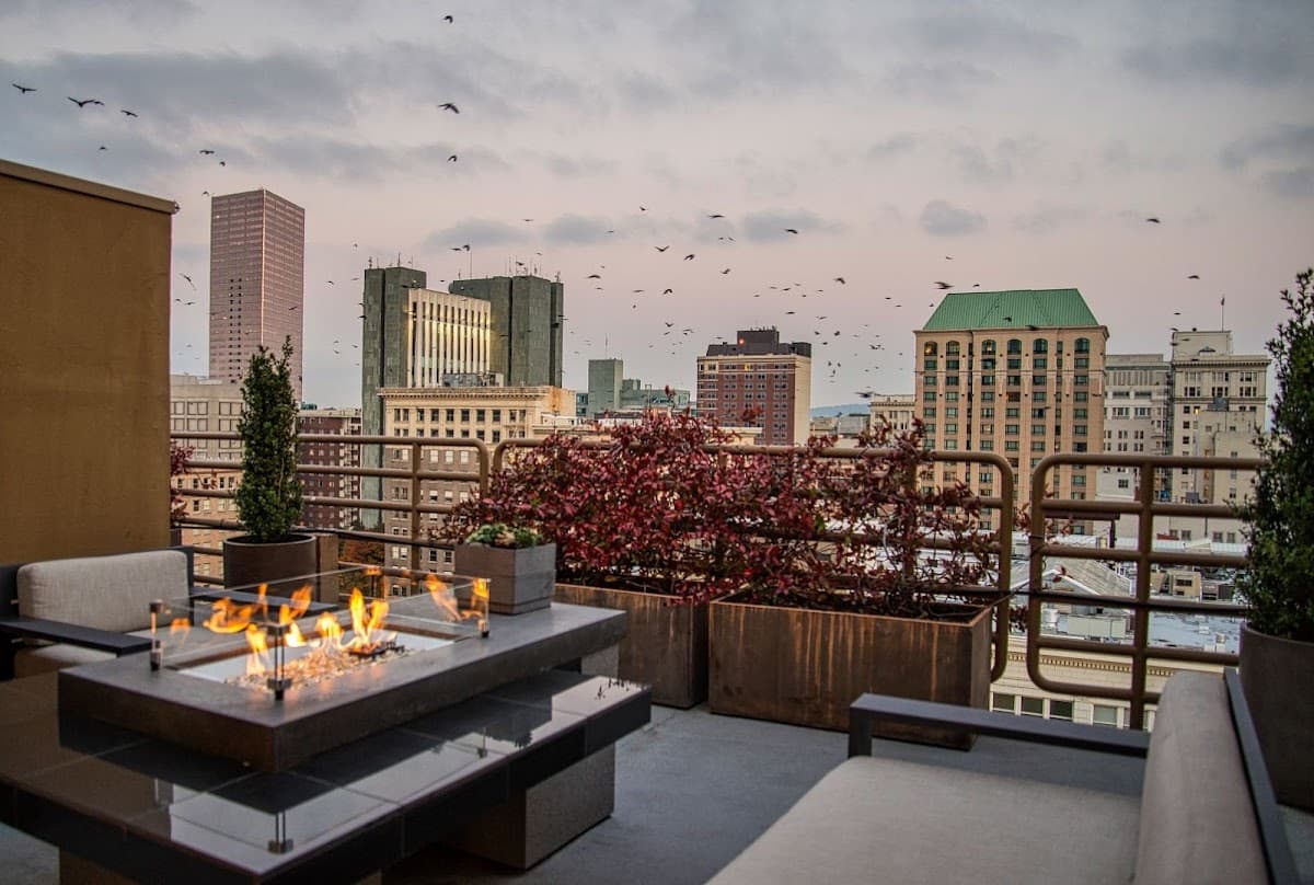 Sentinel, Hotel in Portland