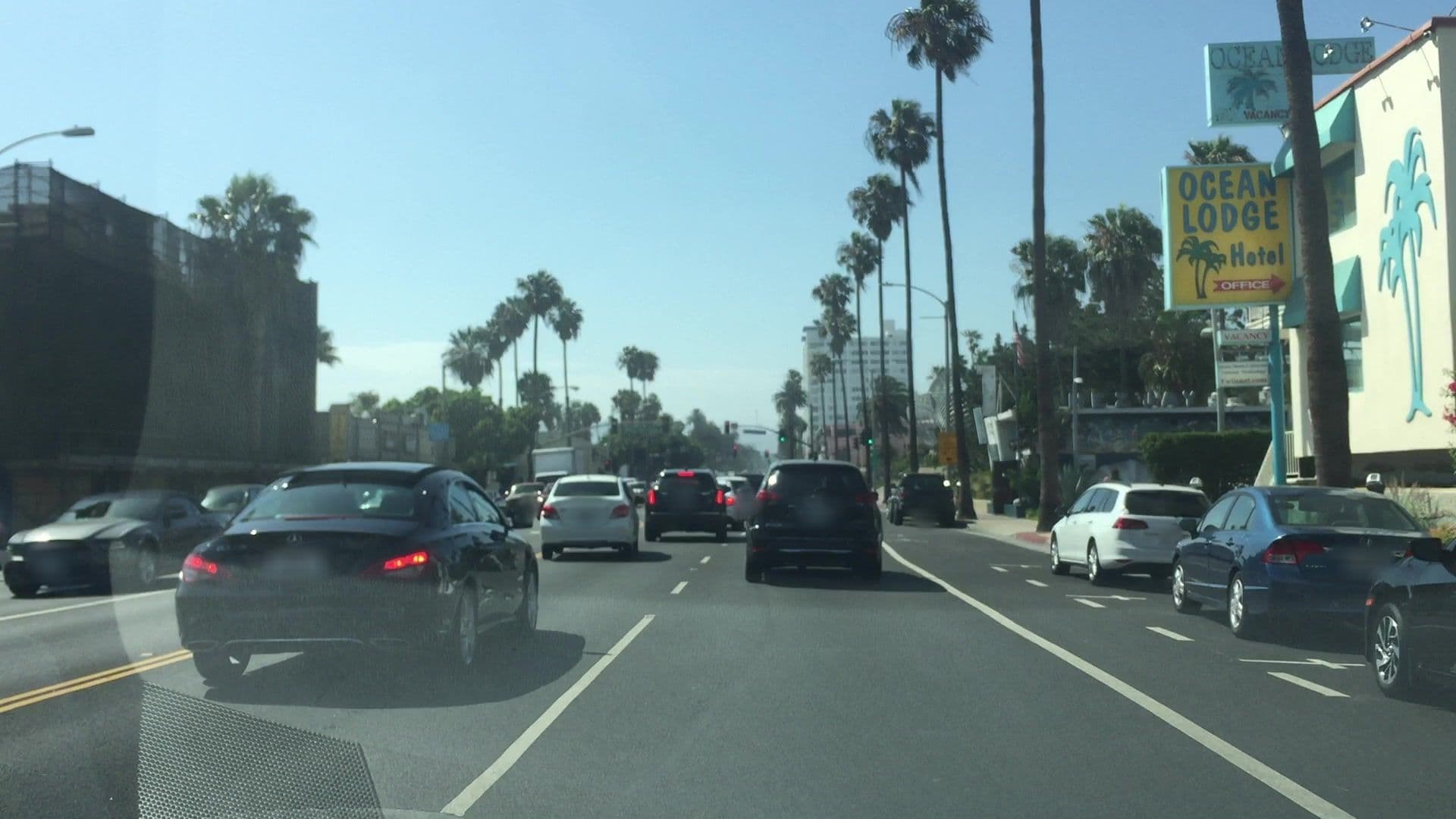 Street view near Ocean Lodge Hotel, Santa Monica — © lvl5 (CC BY-SA · Mapillary)