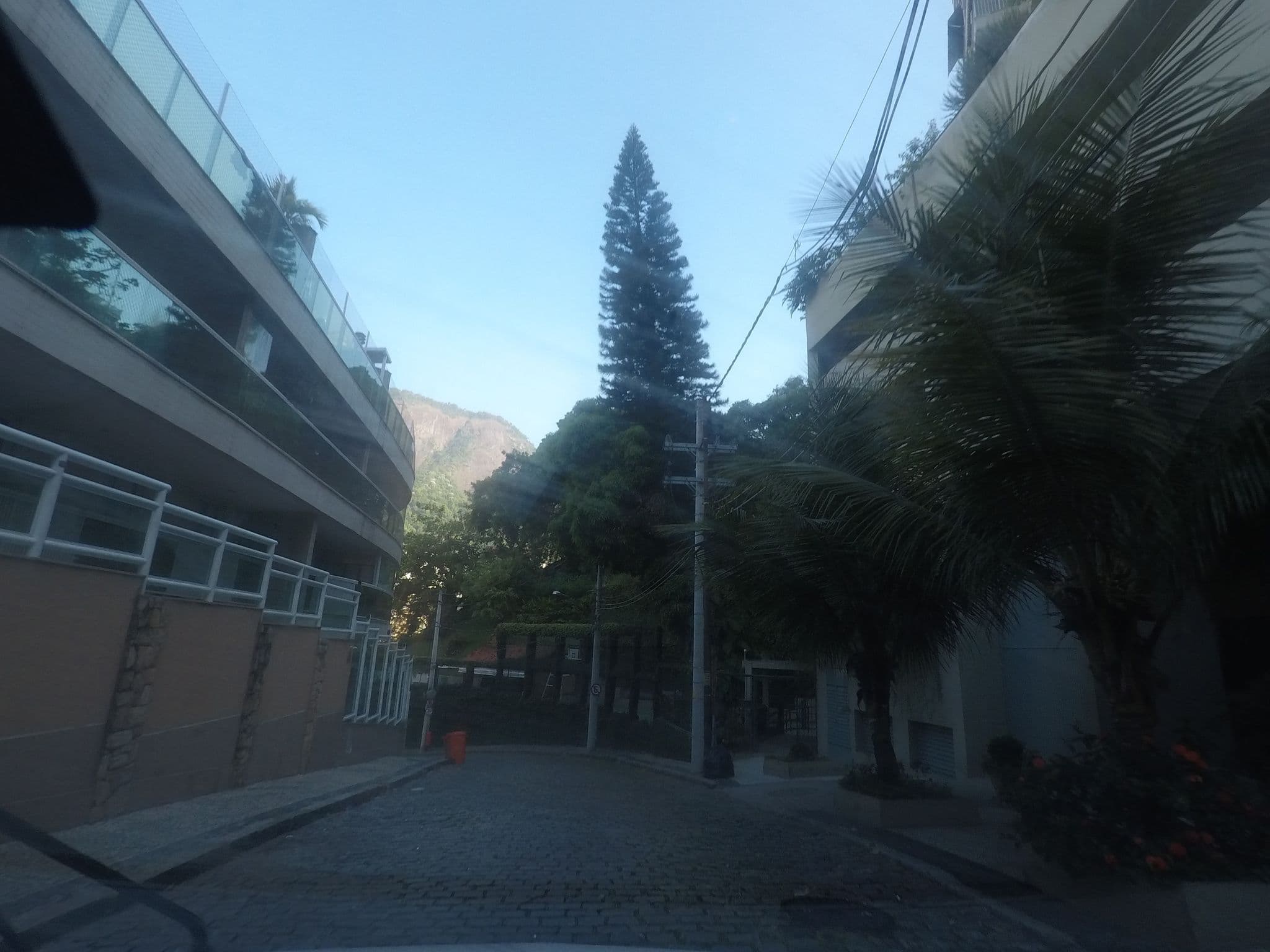 Street view near Cond. Ed. Mirante da Lagoa, Copacabana — © marciosampaio (CC BY-SA · Mapillary)