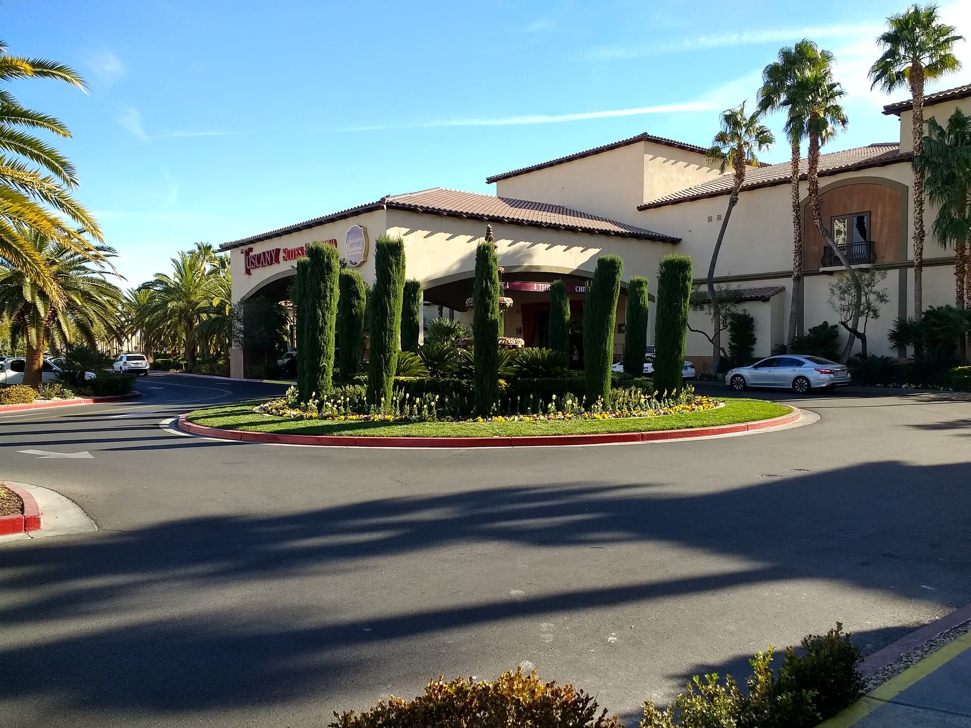 Tuscany Suites & Casino (via Wikimedia Commons, CC0)
