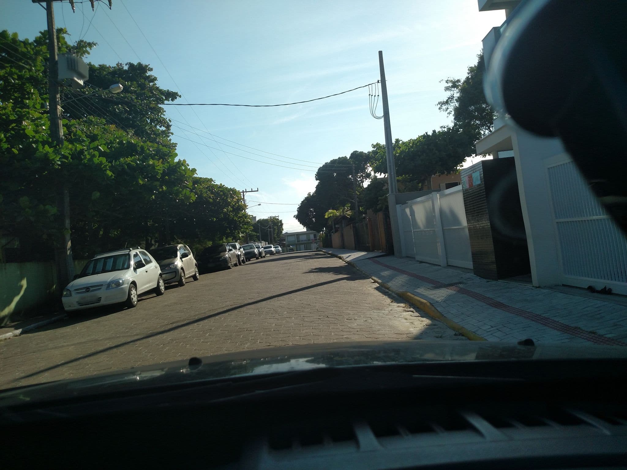 Street view near Camping Maravilha, Bombinhas — © adrianojbr (CC BY-SA · Mapillary)