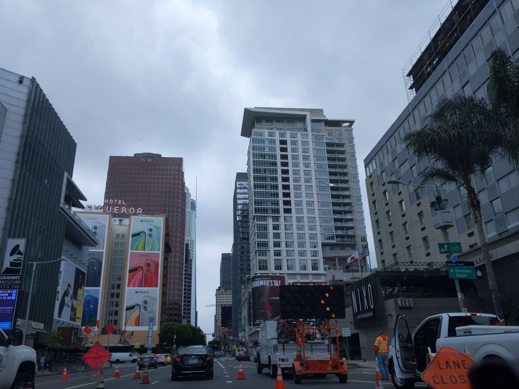 Street view near Luxe Hotel, Los Angeles — © jasonhphung (CC BY-SA · Mapillary)