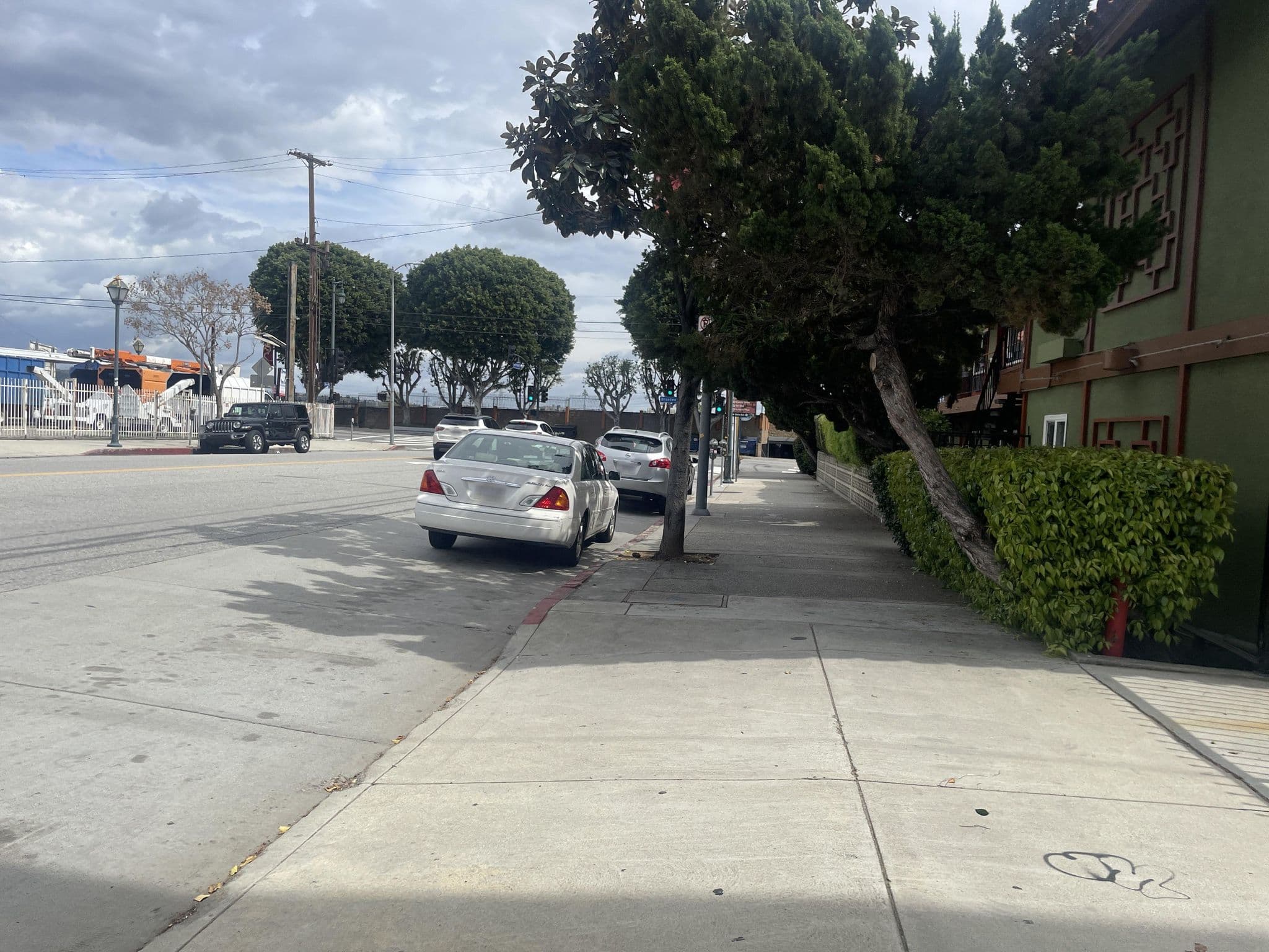 Street view near The Royal Pagoda, Los Angeles — © studiouscoworking (CC BY-SA · Mapillary)