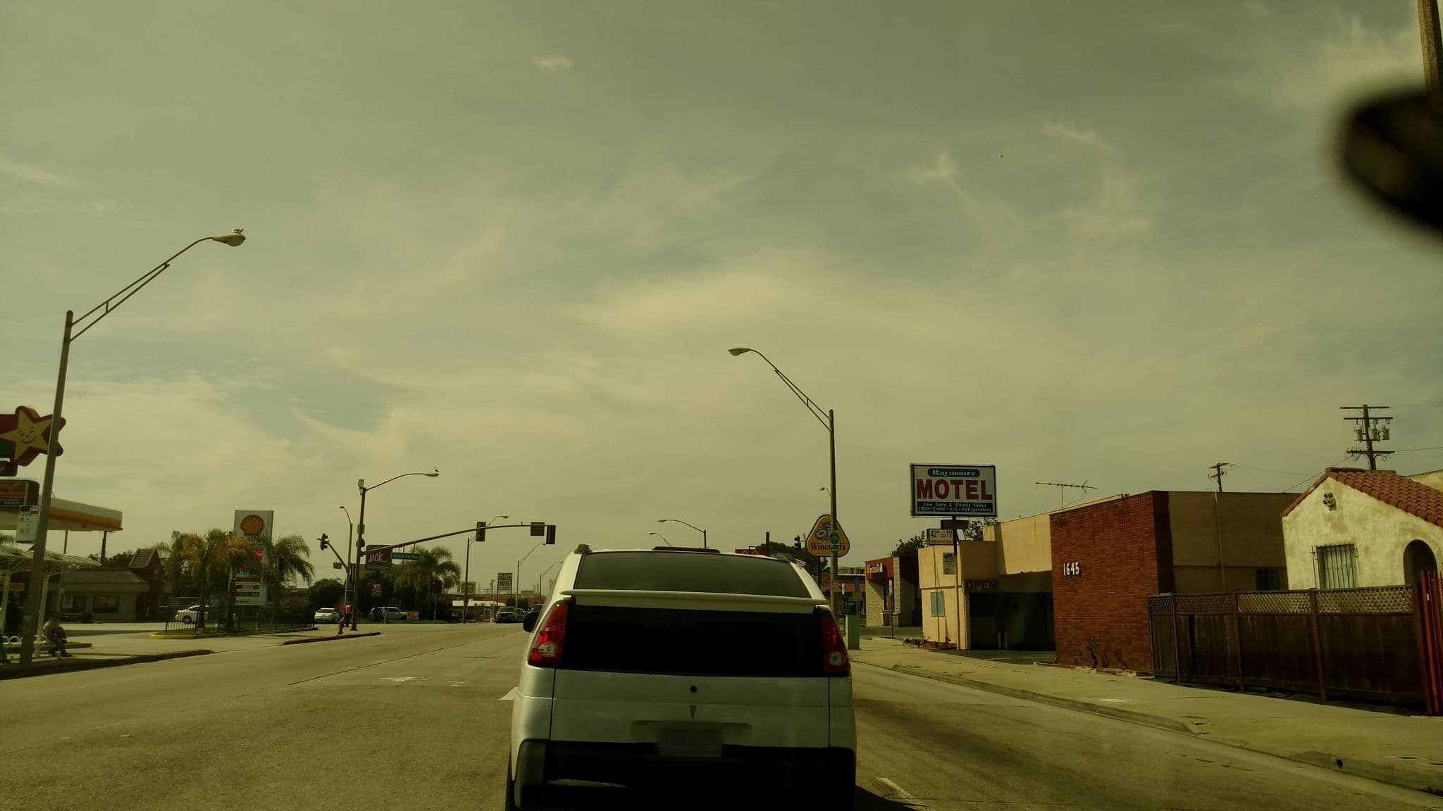 Street view near Raymoure Motel, Long Beach — © nmixter (CC BY-SA · Mapillary)