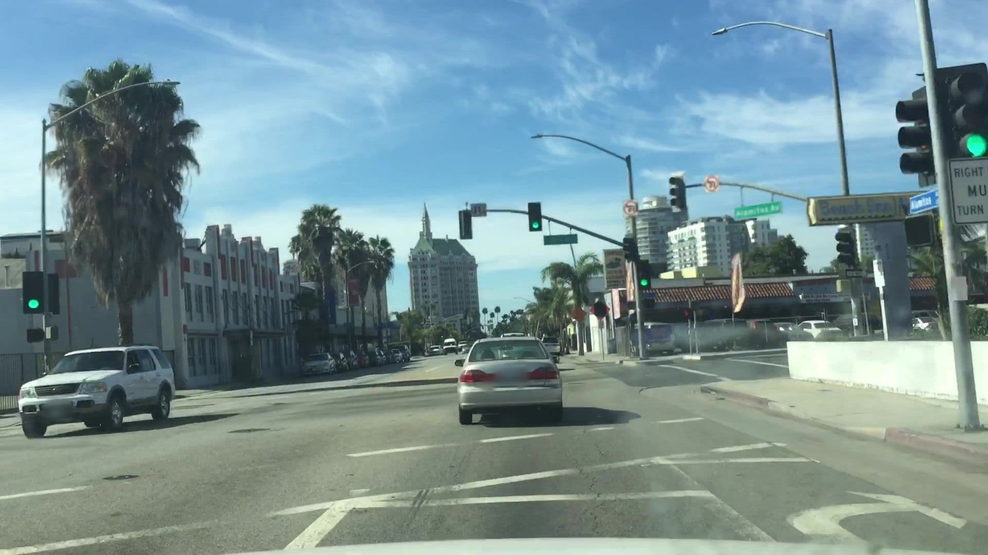 Street view near Beach Inn Motel, Long Beach — © lvl5 (CC BY-SA · Mapillary)