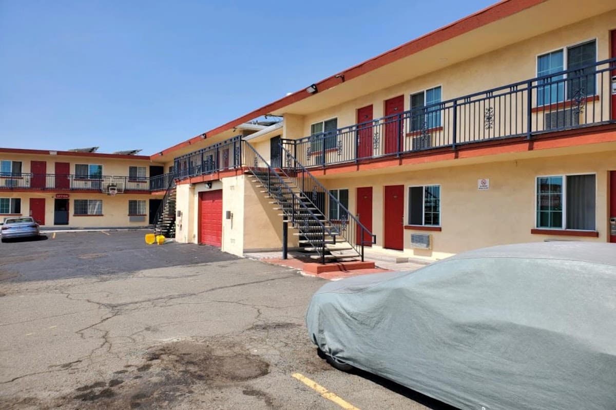 Premier Inn & Suites, Motel in San Leandro