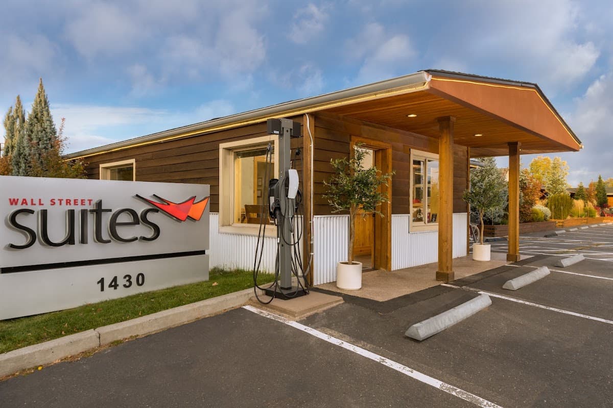 Wall Street Suites, Motel in Bend