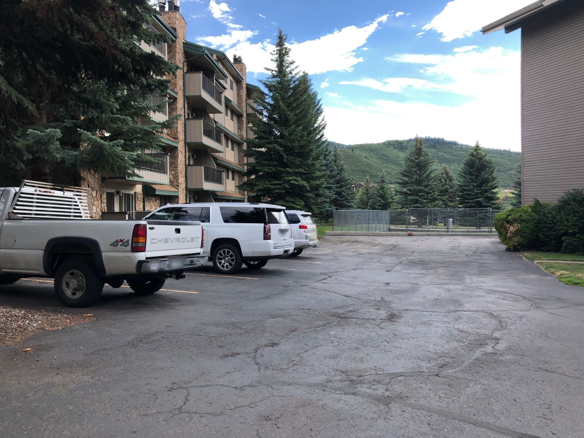 Street view near Beaver Creek West Condominiums, Edwards — © jon_hanson (CC BY-SA · Mapillary)