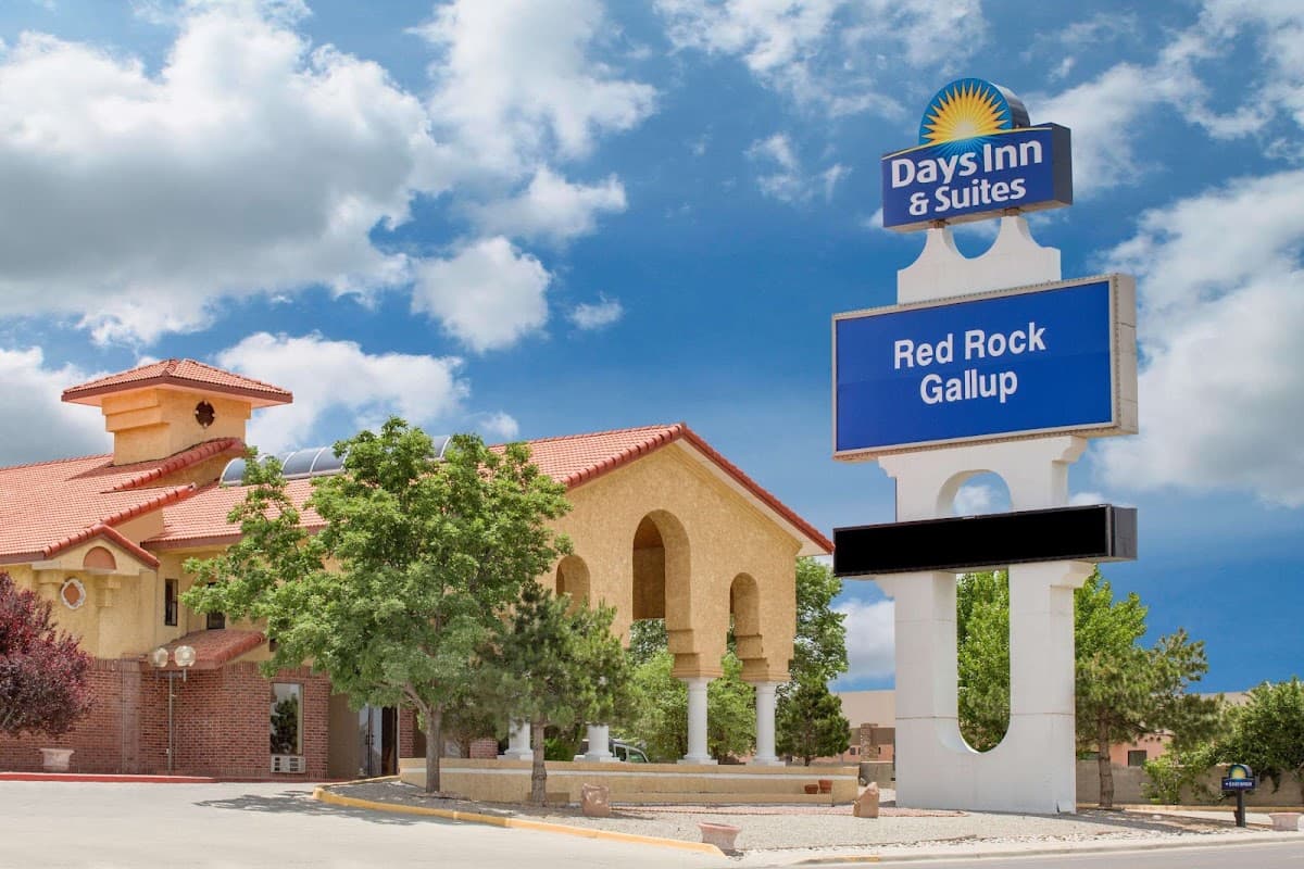 Days Inn & Suites Red Rock-Gallup, Hotel in Gallup