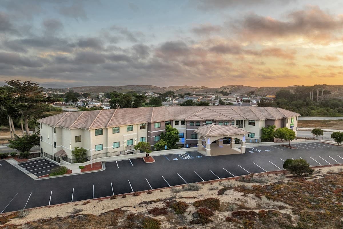 Holiday Inn Express & Suites Marina - State Beach Area, Hotel in Marina