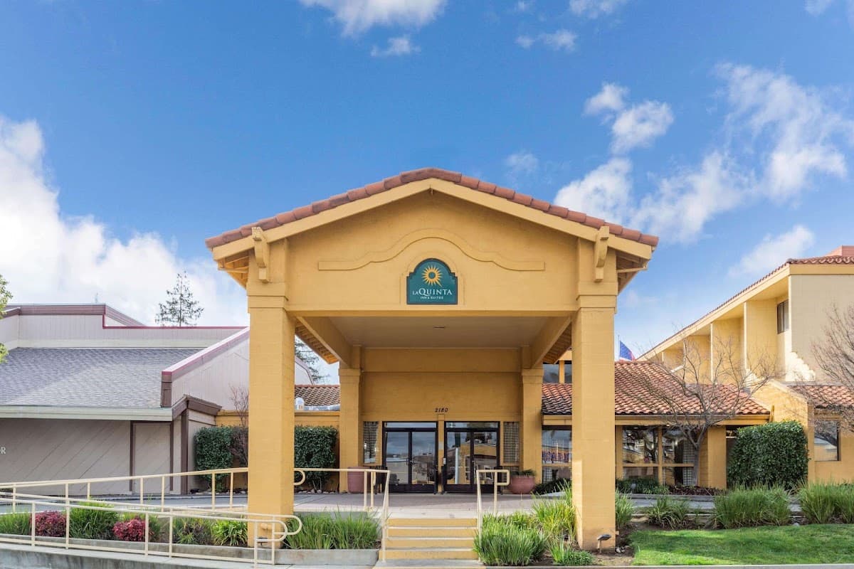 La Quinta Inn & Suites Redding, Hotel in Redding