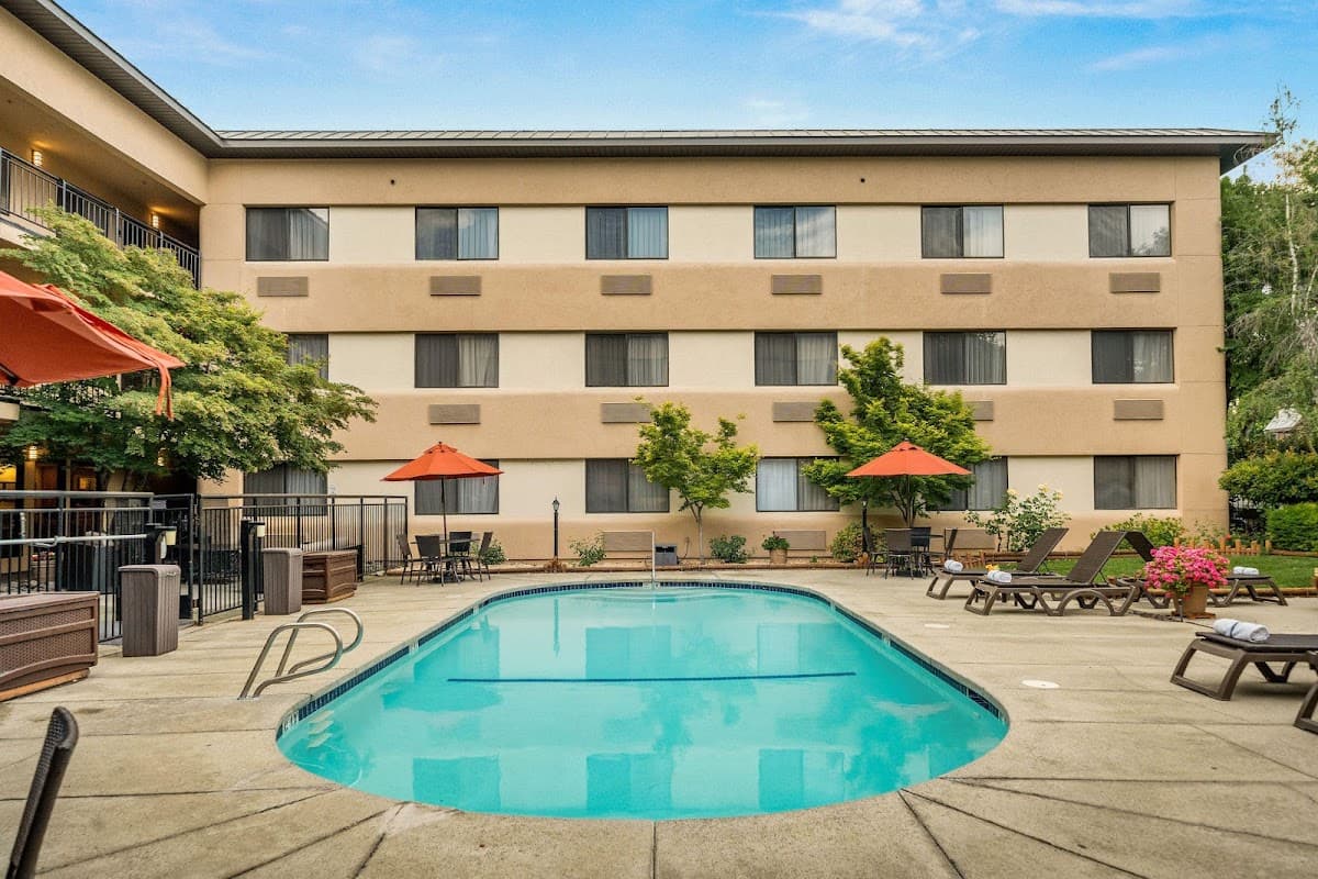 Oxford Suites Redding, Hotel in Redding