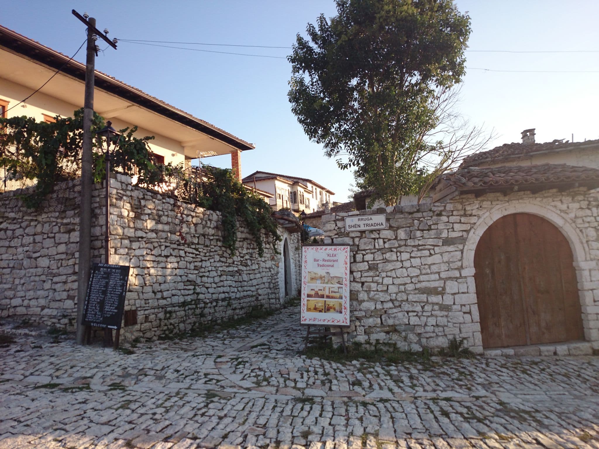 Street view near Berat - Castle, Berat — © ebel (CC BY-SA · Mapillary)