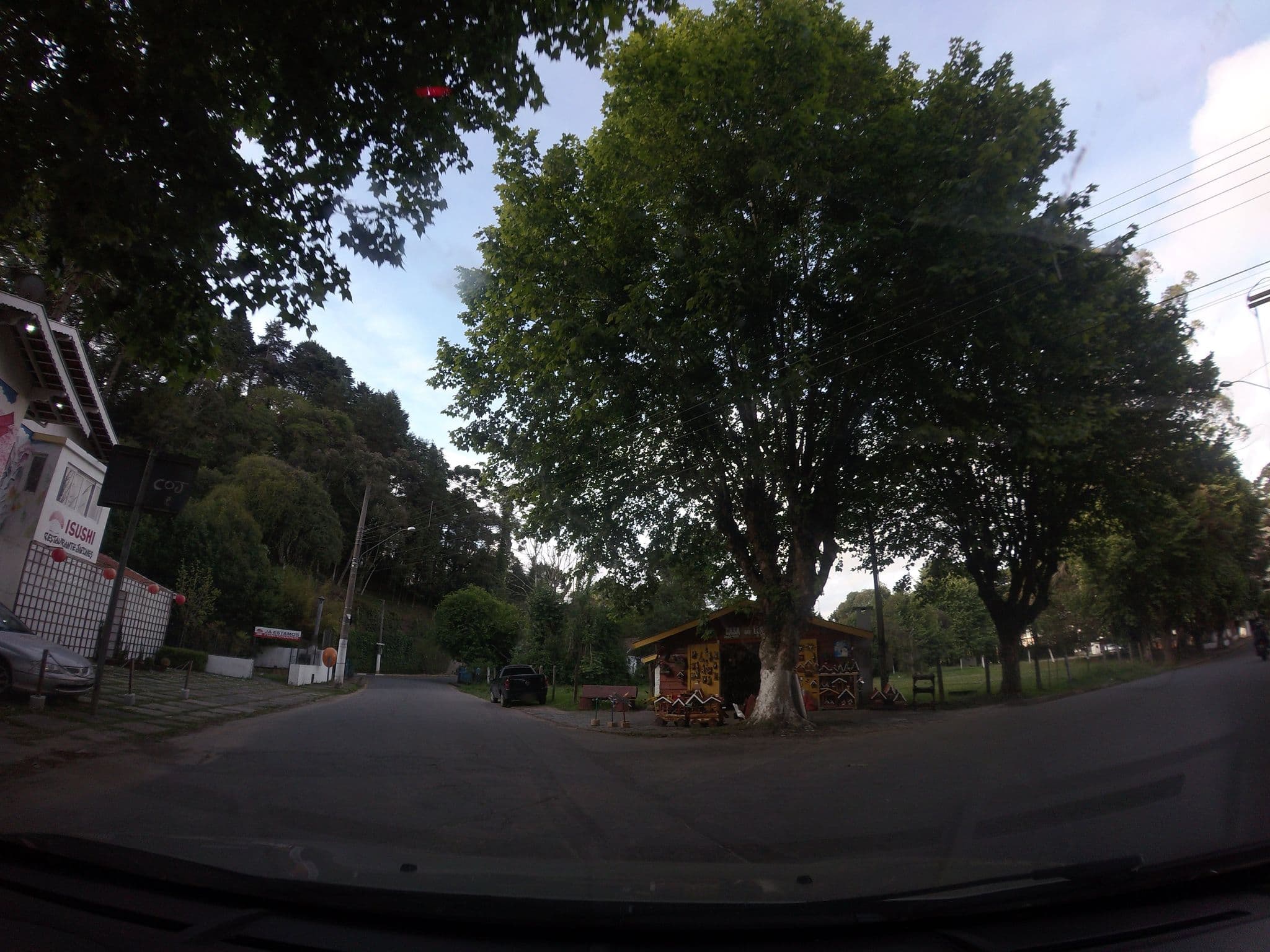 Street view near C Jordão - Estac Carlinhos, Campos do Jordão — © andersoal (CC BY-SA · Mapillary)