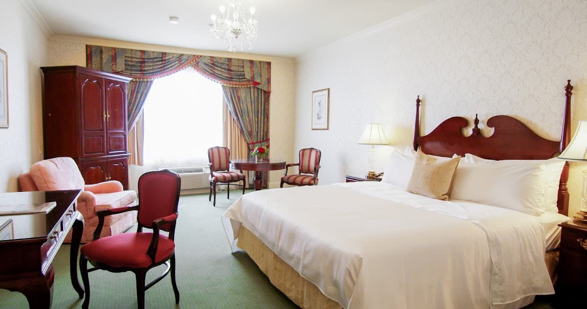 Bristol Hotel, Hotel in Cambrian Park