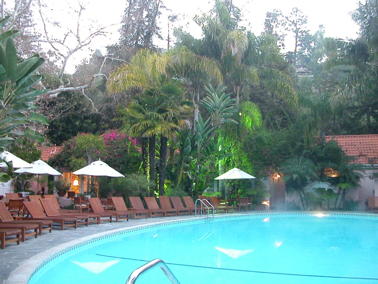 Hotel Bel-Air (via Wikimedia Commons, CC BY 2.0)