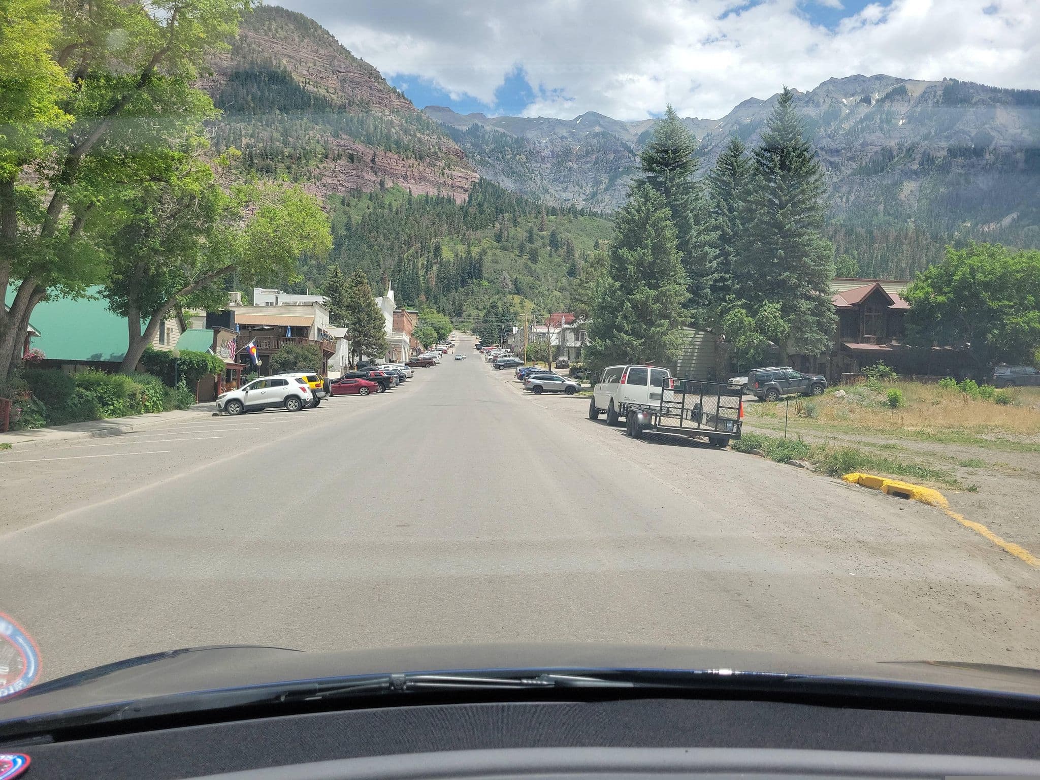 Street view near River's Edge Lodge and Resort, Ouray — © Montrose_Lyle (CC BY-SA · Mapillary)