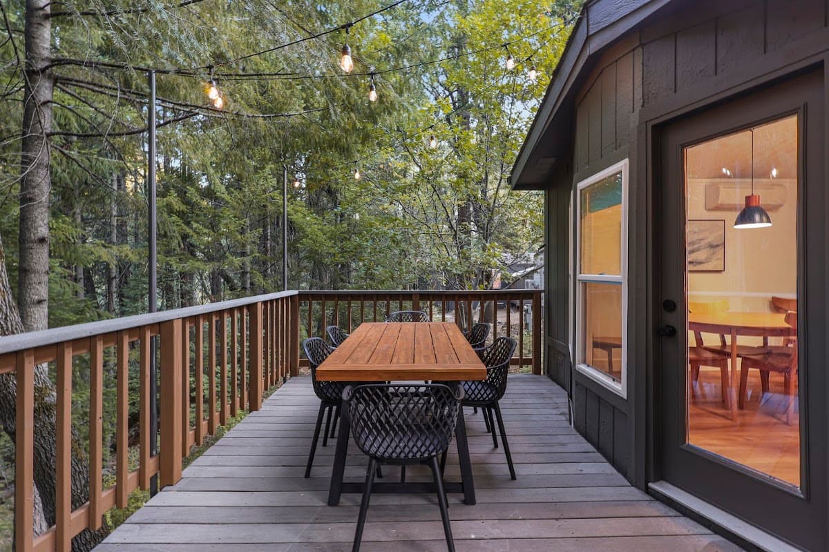Cave Springs, Motel in Dunsmuir