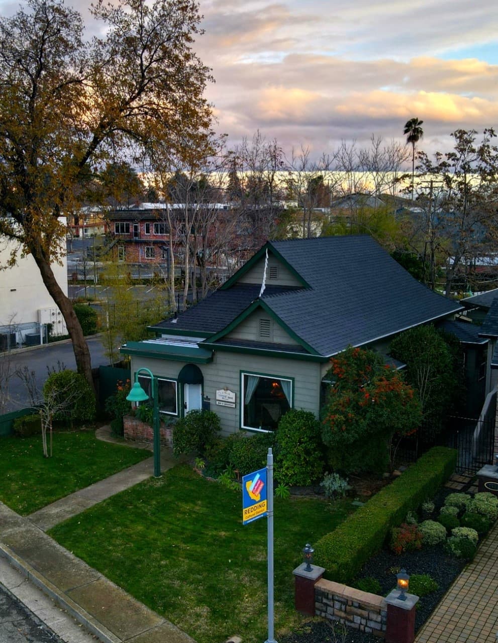 Desmond House B&B, Bed & Breakfast in Redding