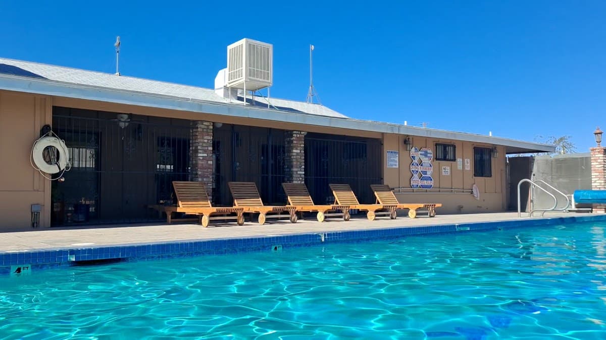 Hitchin' Post RV Park and Motel, Caravan Park in Sunrise Manor