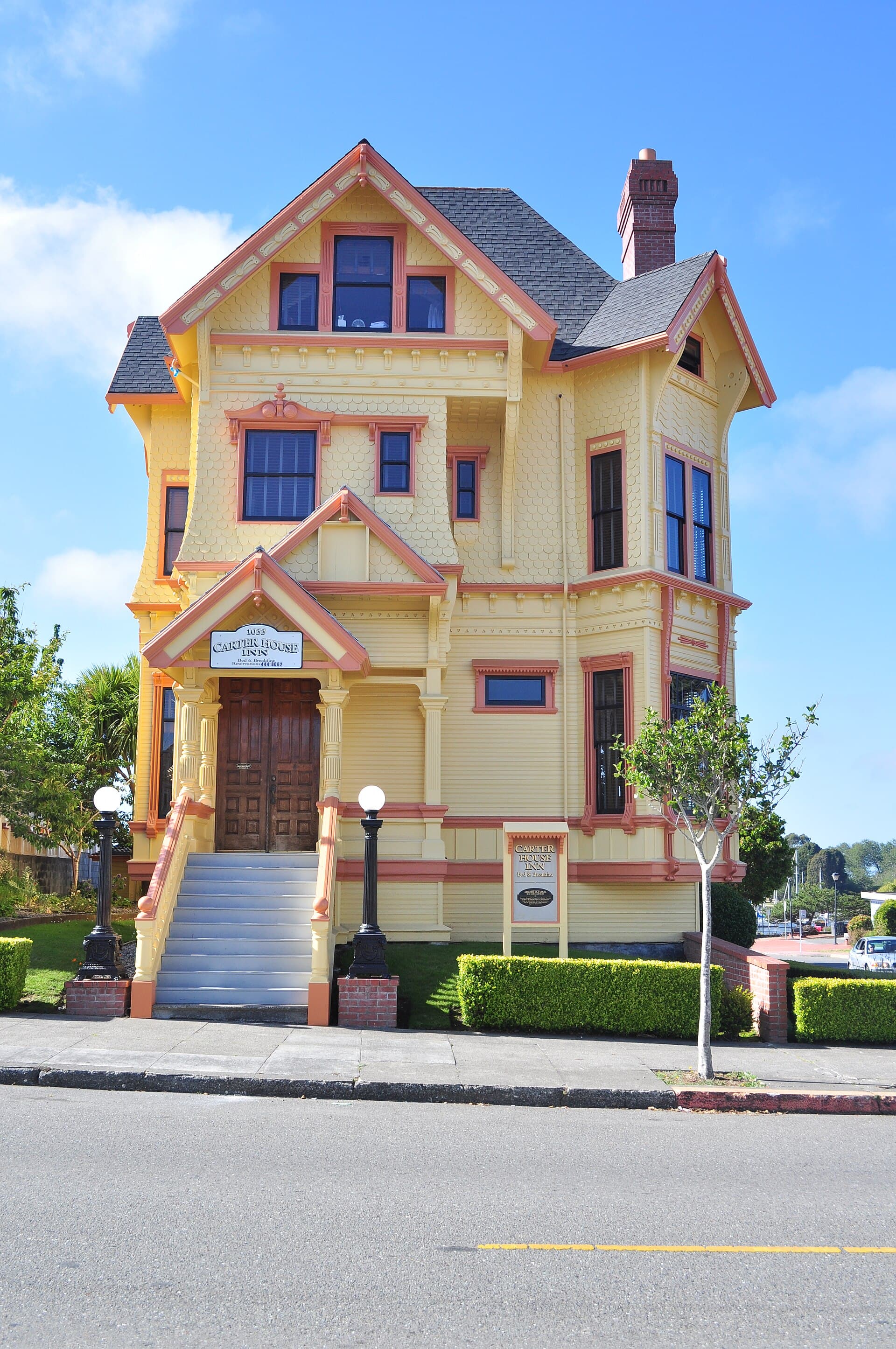 Carter House Inns (via Wikimedia Commons, CC BY 4.0)