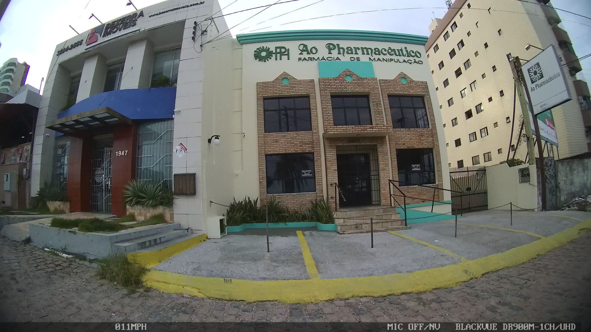 Street view near Condomínio Orleans, Natal — © kaart_4 (CC BY-SA · Mapillary)