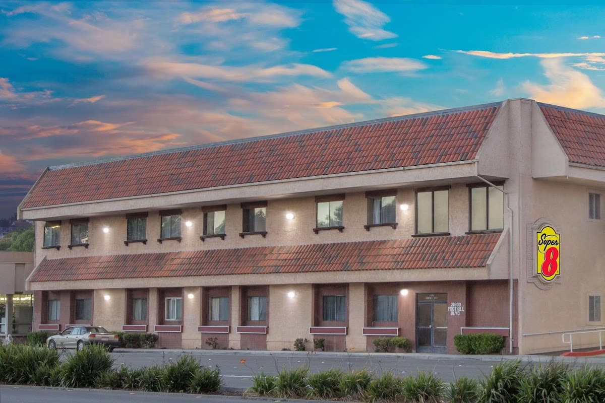Super 8 by Wyndham Hayward Downtown, Motel in Castro Valley