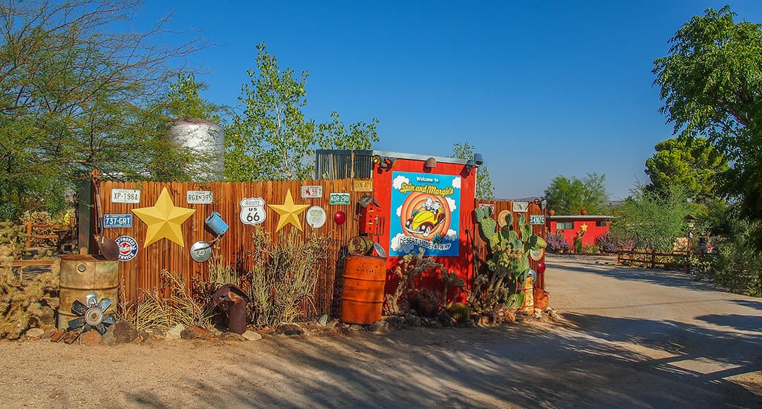 Spin & Margie's Desert Hideaway, Guesthouse in Joshua Tree