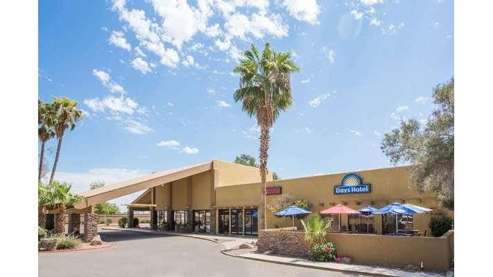Days Hotel by Wyndham Peoria Glendale Area, Hotel in Peoria