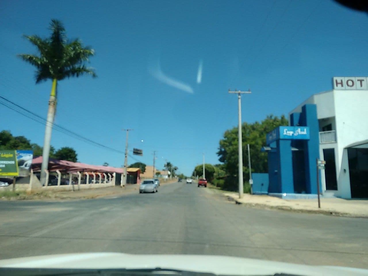 Street view near Hotel Lago Azul, Guia Lopes da Laguna — © vialma (CC BY-SA · Mapillary)
