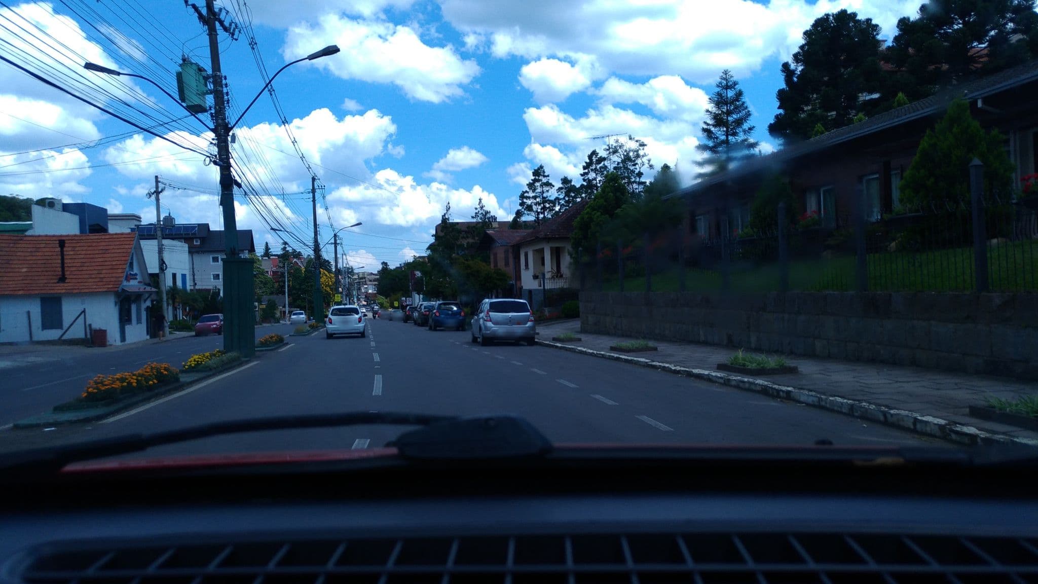 Street view near Hotel Querência, Gramado — © viniciusgrassi (CC BY-SA · Mapillary)